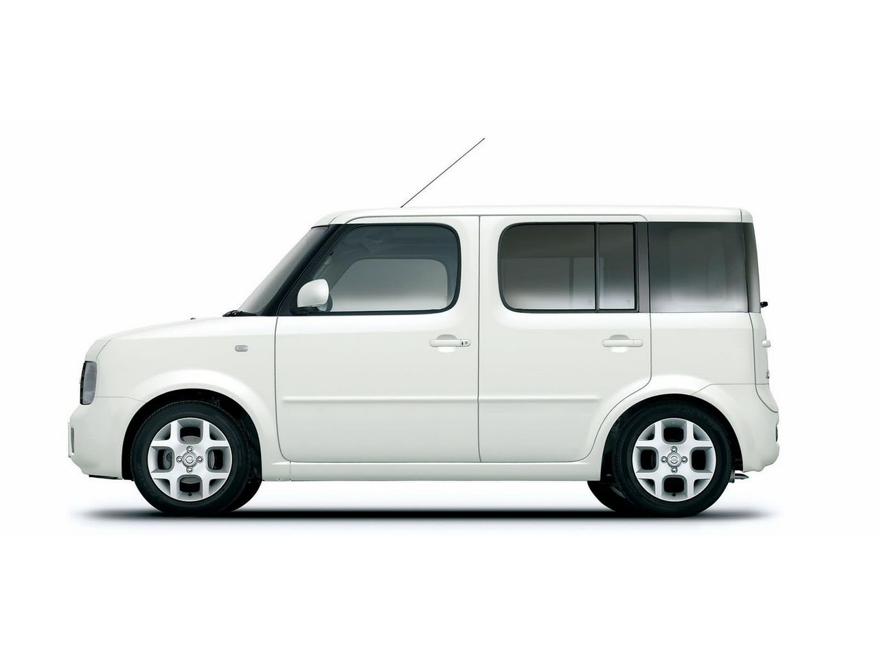 Nissan Cube 2003 022.jpg